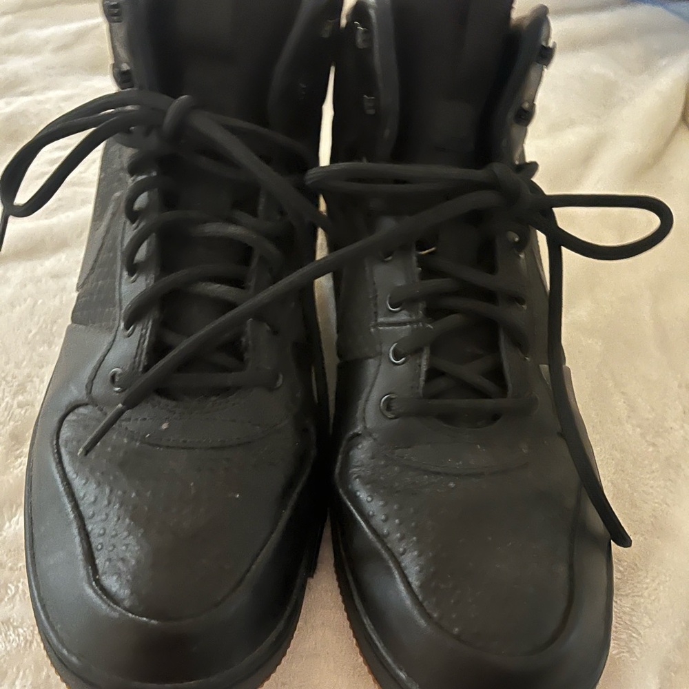 Nike Black High-Top Sneakers - Picture 2 of 4